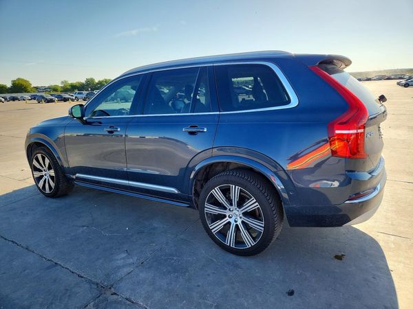 2022 VOLVO XC90