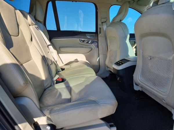 2022 VOLVO XC90