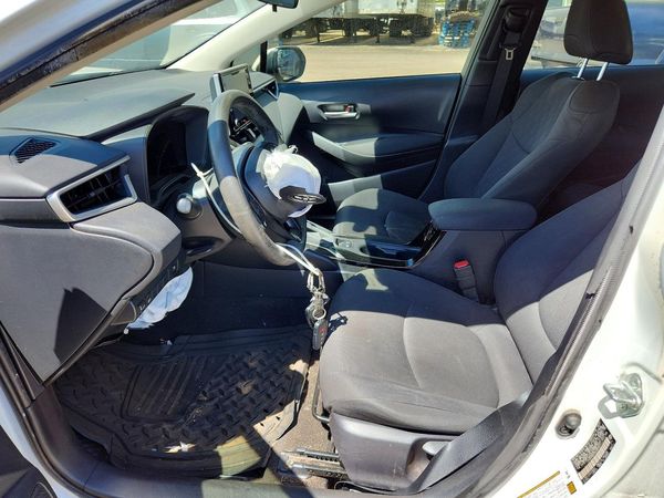 2021 TOYOTA COROLLA LE — DENT