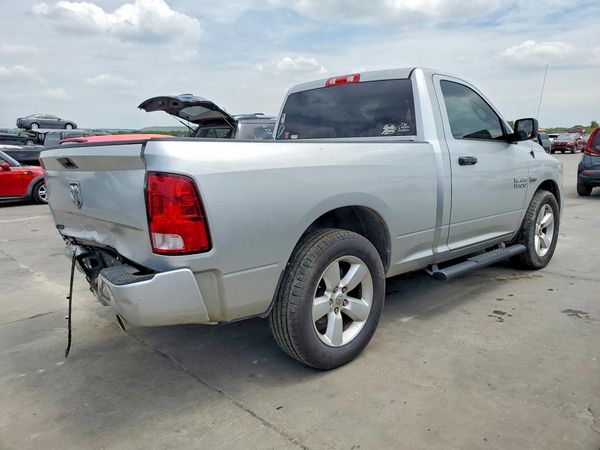 2016 RAM 1500 ST
