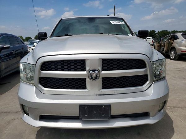 2016 RAM 1500 ST