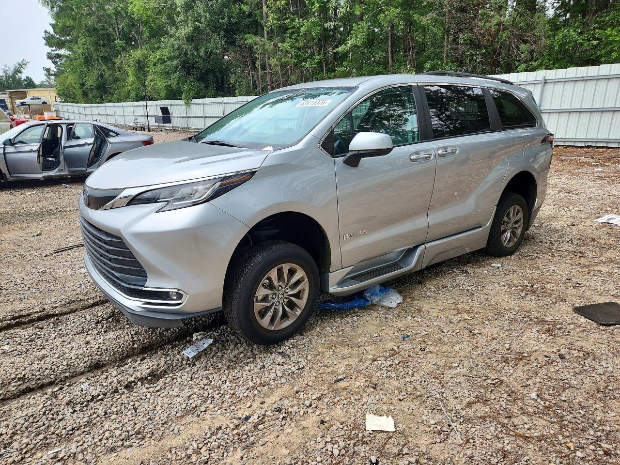 2022 TOYOTA SIENNA