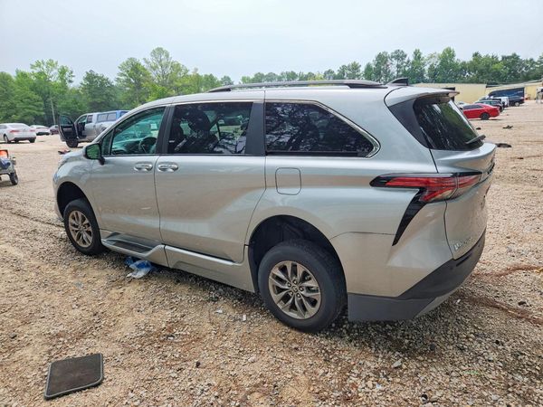 2022 TOYOTA SIENNA