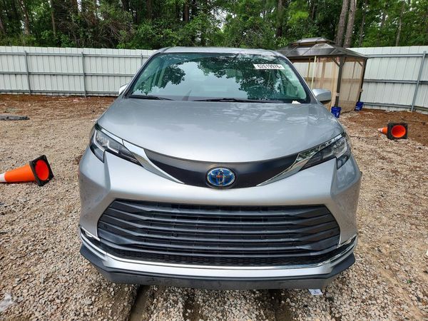 2022 TOYOTA SIENNA