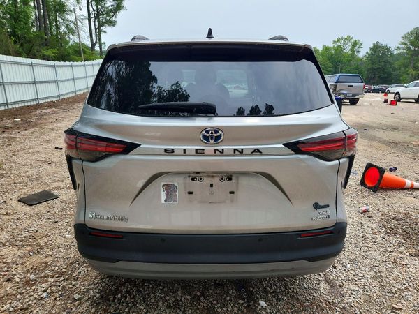2022 TOYOTA SIENNA