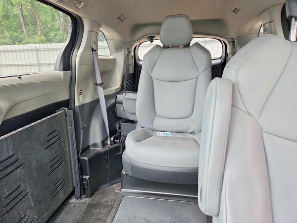 2022 TOYOTA SIENNA