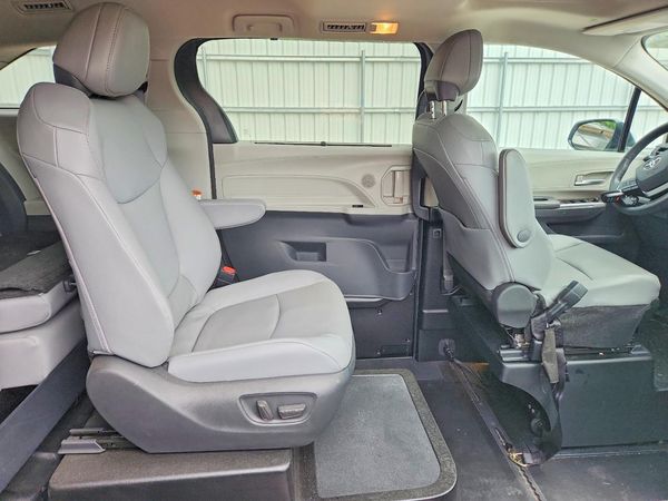 2022 TOYOTA SIENNA