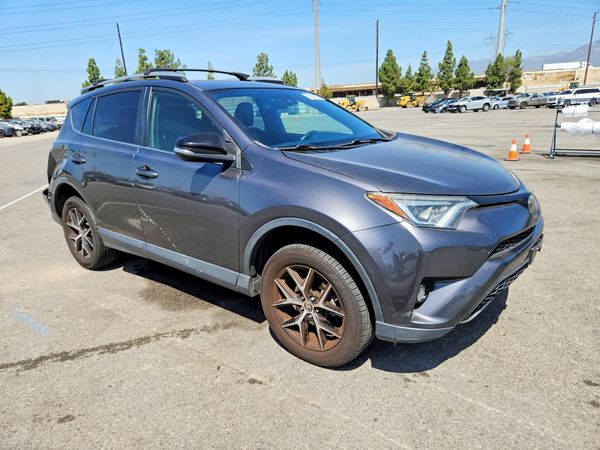 2018 TOYOTA RAV4 SE