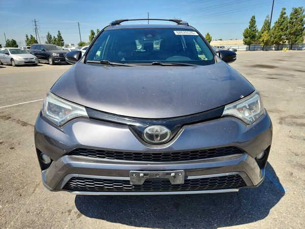 2018 TOYOTA RAV4 SE