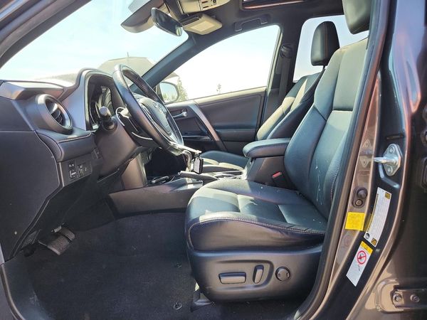2018 TOYOTA RAV4 SE