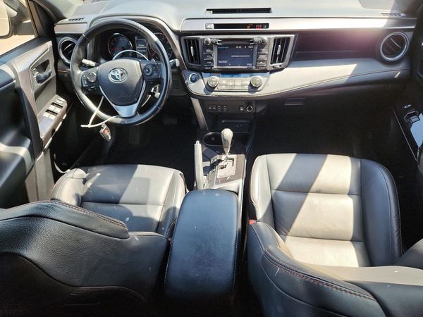 2018 TOYOTA RAV4 SE