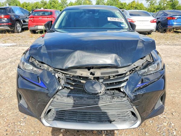 2019 LEXUS IS