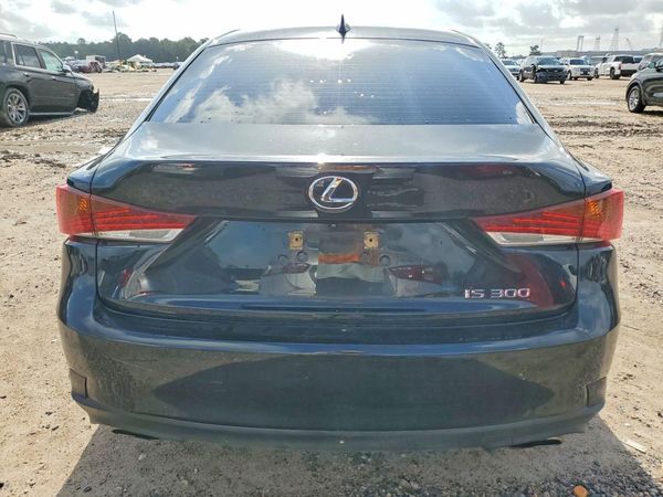 2019 LEXUS IS