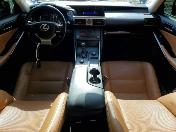 2019 LEXUS IS