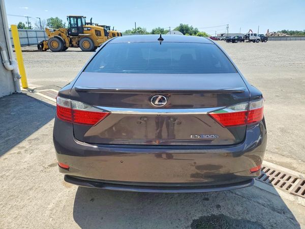 2013 LEXUS ES 300h