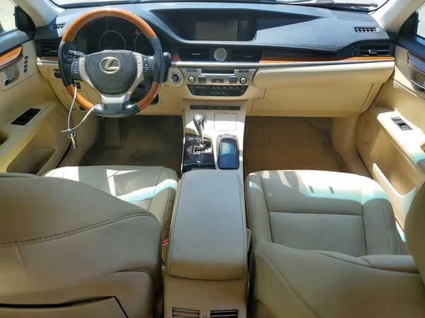 2013 LEXUS ES 300h