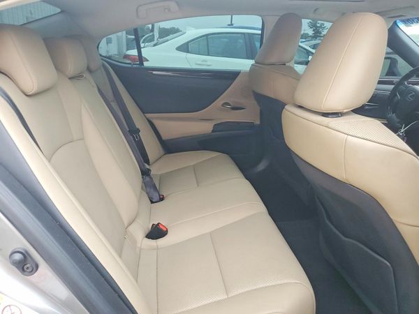 2019 LEXUS ES 350