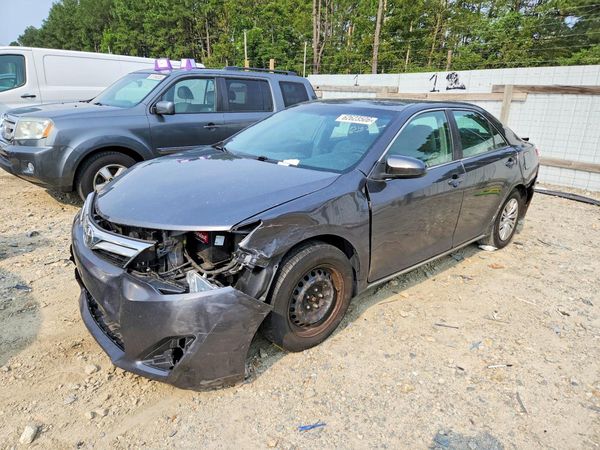 2014 TOYOTA CAMRY