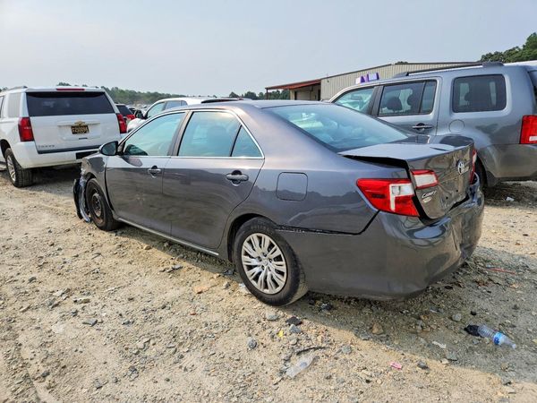 2014 TOYOTA CAMRY