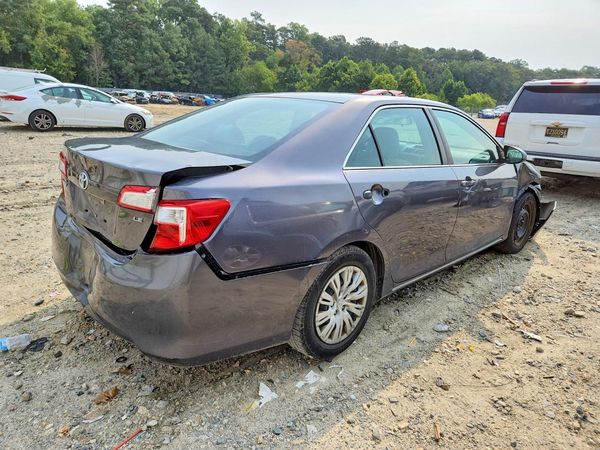 2014 TOYOTA CAMRY