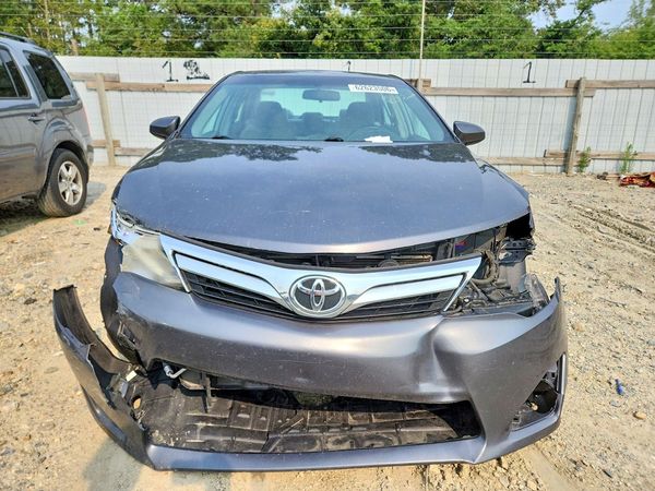2014 TOYOTA CAMRY