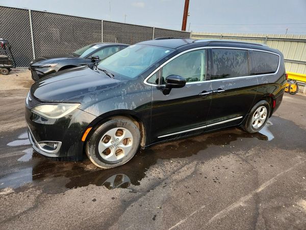 2017 CHRYSLER PACIFICA Touring L Plus