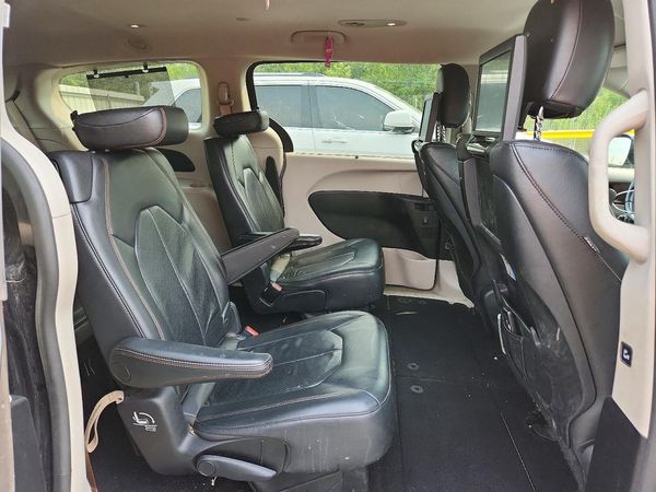 2017 CHRYSLER PACIFICA Touring L Plus