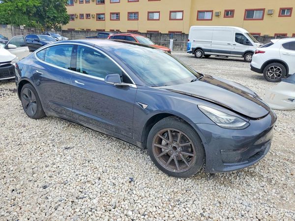 2018 TESLA MODEL 3 — Passenger 3/4