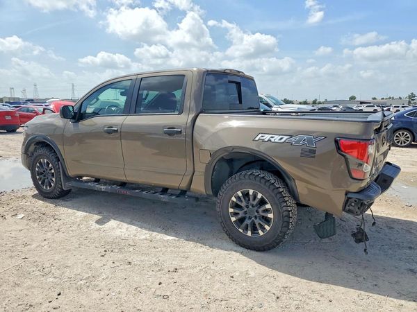 2021 NISSAN TITAN Crew Cab
