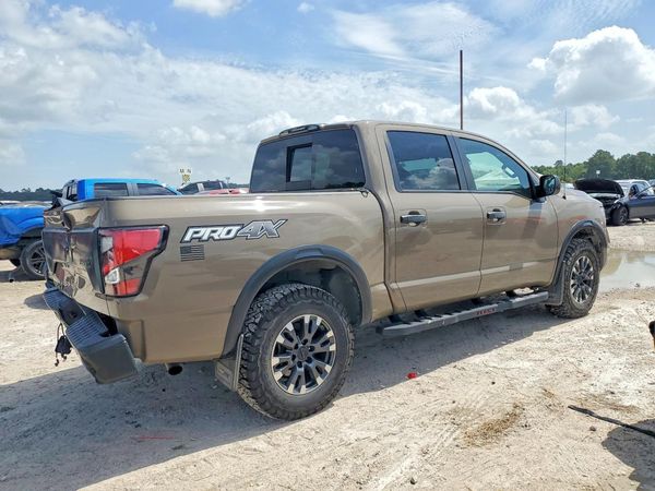 2021 NISSAN TITAN Crew Cab