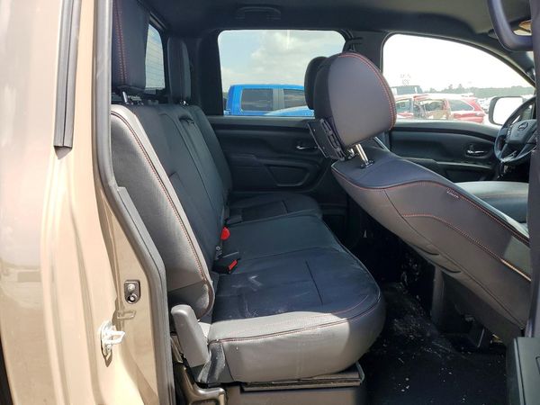 2021 NISSAN TITAN Crew Cab