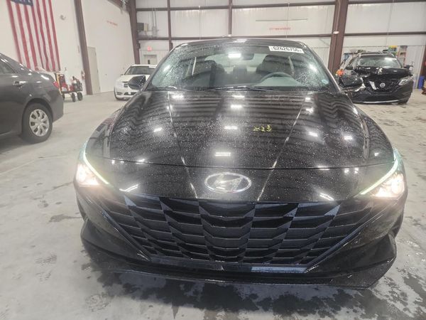 2023 HYUNDAI ELANTRA SE