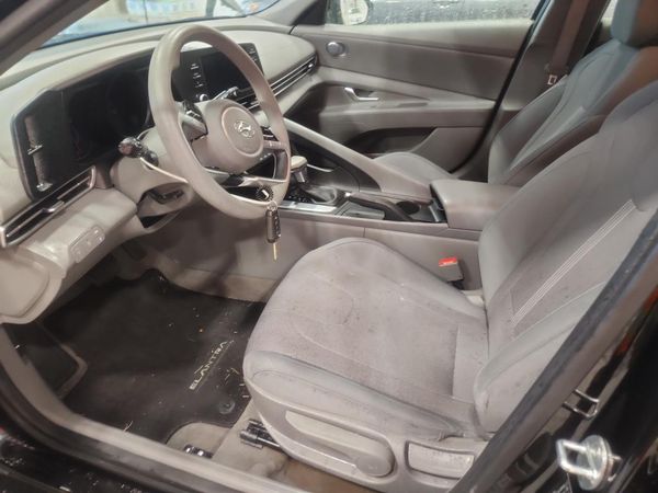 2023 HYUNDAI ELANTRA SE