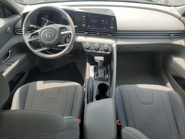 2023 HYUNDAI ELANTRA SE