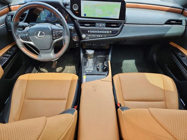 2024 LEXUS ES