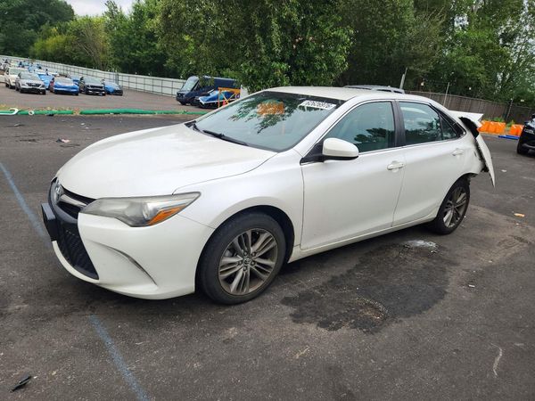 2016 TOYOTA CAMRY