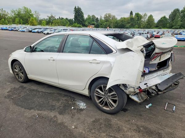2016 TOYOTA CAMRY