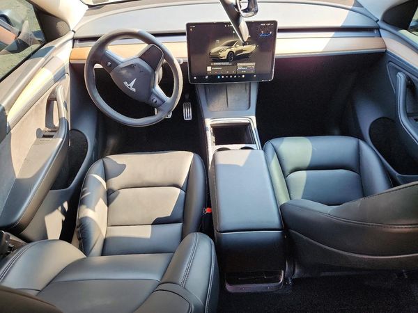 2024 TESLA MODEL Y