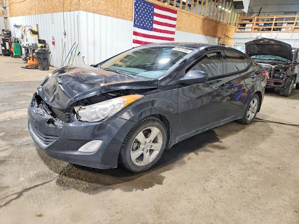 2013 HYUNDAI ELANTRA