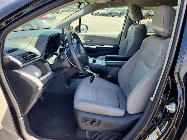 2023 TOYOTA SIENNA LE