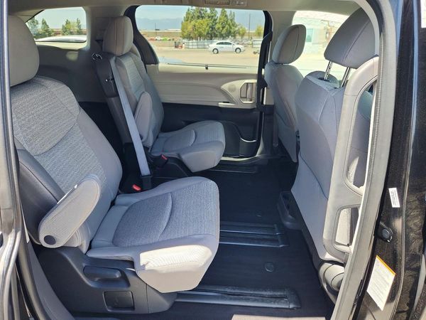 2023 TOYOTA SIENNA LE