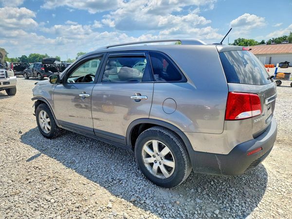2013 KIA SORENTO Base / LX