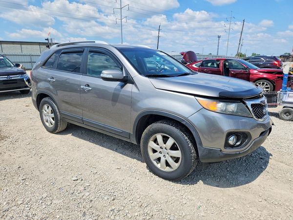 2013 KIA SORENTO Base / LX