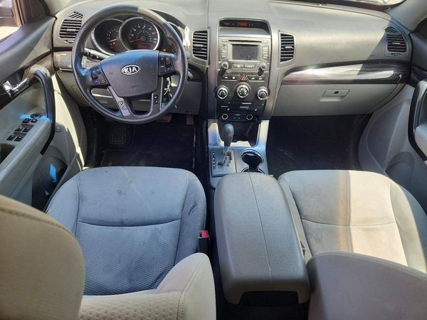 2013 KIA SORENTO Base / LX