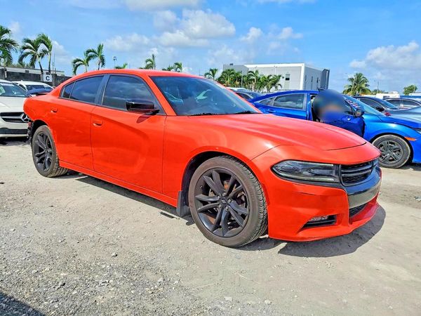 2017 DODGE CHARGER SXT