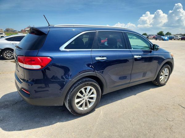 2017 KIA SORENTO L, LX