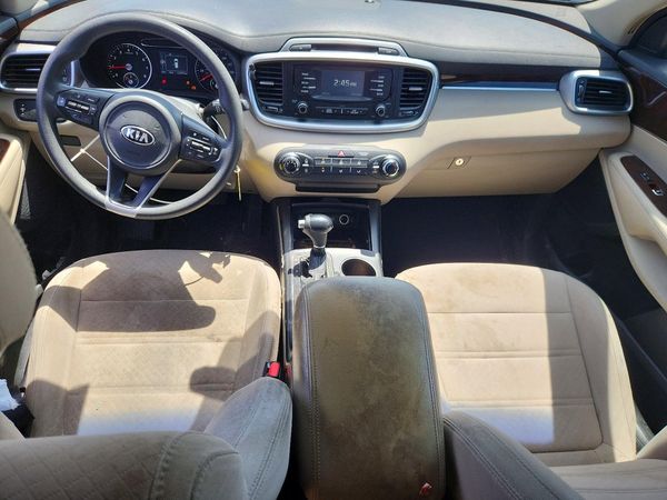 2017 KIA SORENTO L, LX