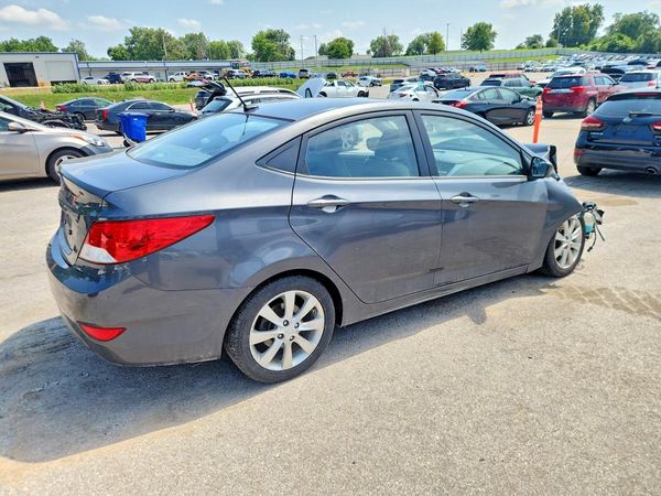 2012 HYUNDAI ACCENT GLS (Middle grade)