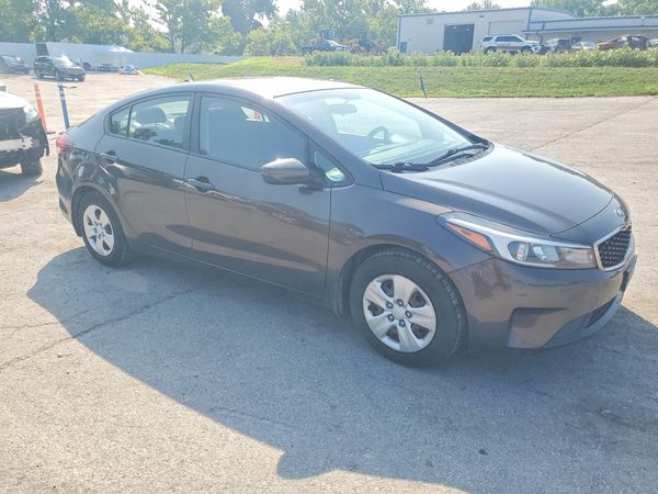 2017 KIA FORTE LX Base
