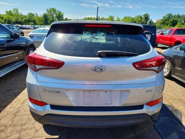 2018 HYUNDAI TUCSON SE Standard — DIRR